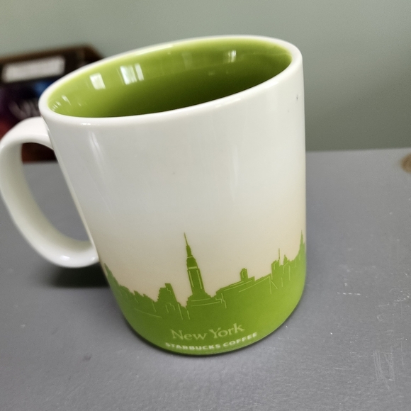 Starbucks New York Mug - Green and Cream - Picture 2 of 4